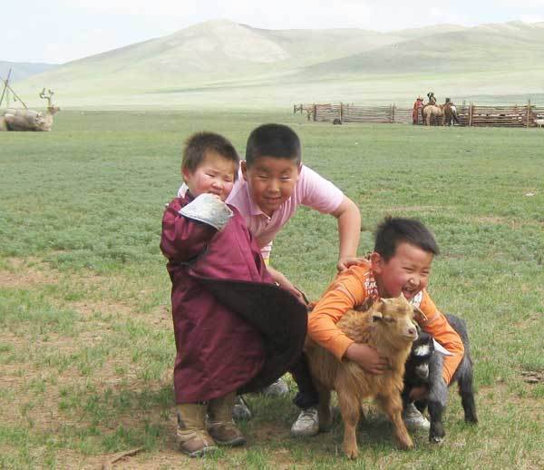 モンゴルの声 民族衣装の子ども ベリカード - BCLとベリカードの楽しみ