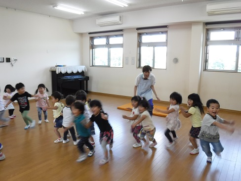 視聴無料 「Gakken絵本ライブ2022」読み聞かせとあそび歌で、お話の世界にたっぷり浸れる！絵本ナビスタイル