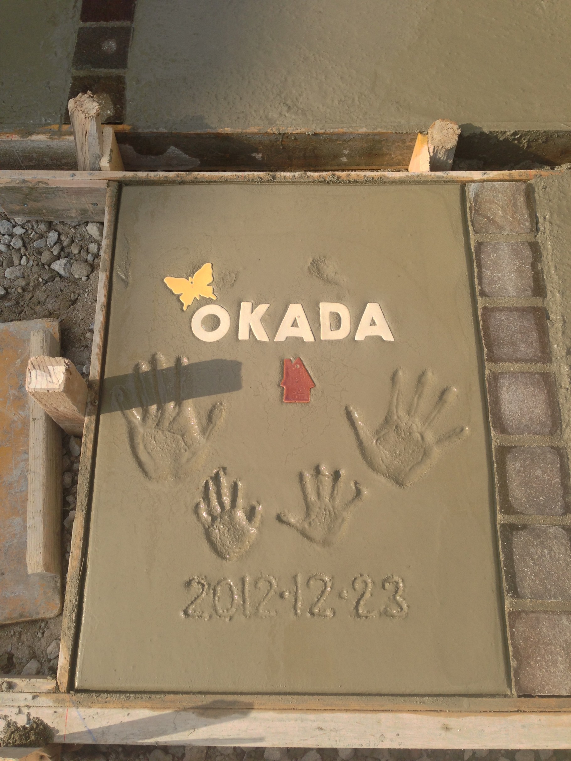 新築エクステリア・外構工事 ご家族の思い出に手形はいかがでしょう？愛知・一宮市・岐阜エリアのオシャレな外構・エクステリア専門店