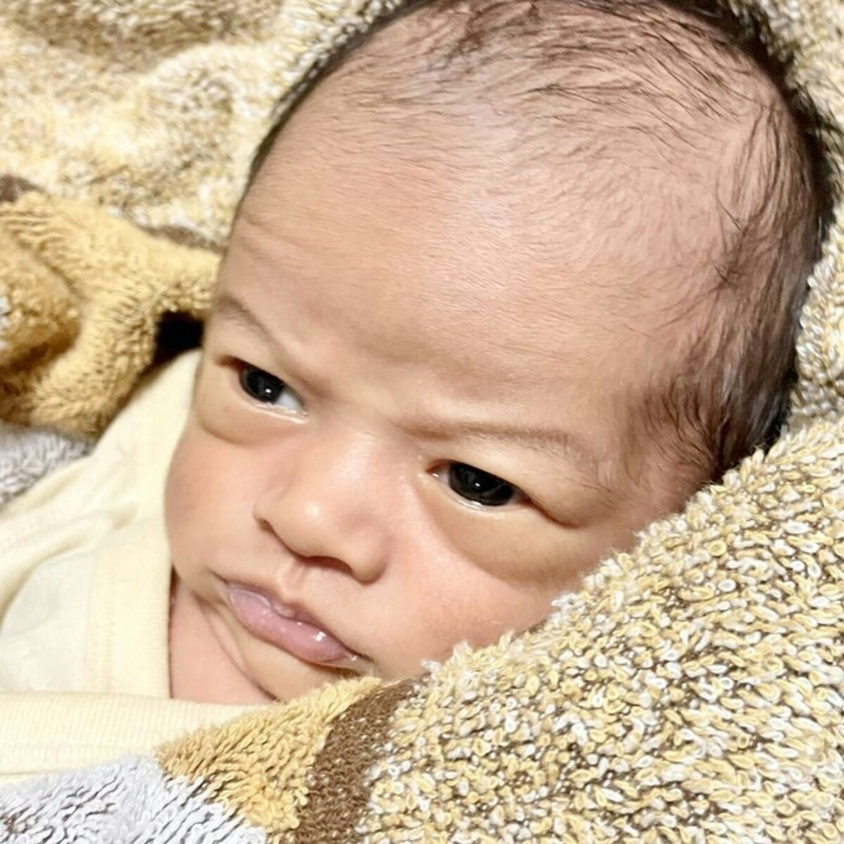 画像3 9生まれてすぐに「絶対にカッコよくなる」と言われたイケメン、中学時代のモテエピソードとメガネ外して「人生変わった」話 - モデルプレス