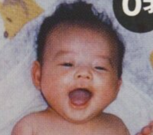 🌼 🧵最終話9 17 火 よる10時🪡西園寺さんは家事をしない ❁ ———————————————❁ 撮影合間のエマちゃん👀パパのお手伝いでハンカチたたむよ〜！🤭 上手に畳めたかな ？💭 最終回までに西園寺さん復習とTVerの お気に入りお願いします🌼松本若菜松村北斗倉田瑛茉