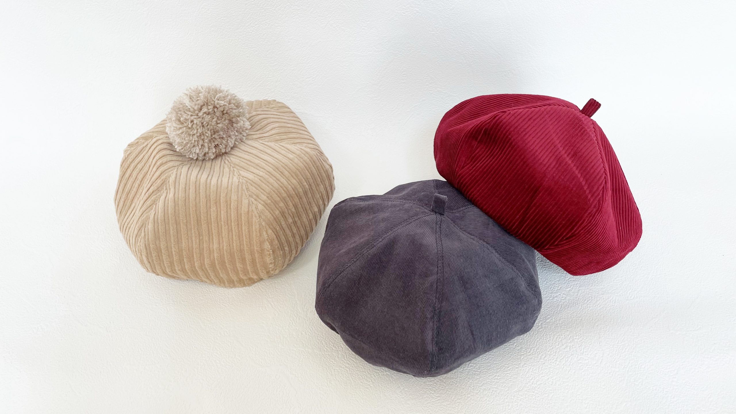 ✳︎赤ちゃん帽子ユザワヤ で購入した生地で赤ちゃん帽子を作りました。 硬めの接着芯でかっちり目に！ くるみボタンも手作りです👒ハンドメイドハンドメイド記録ハンドメイド初心者ミシン初心者ミシンものづくり帽子赤ちゃん帽子手作りベビーグッズ