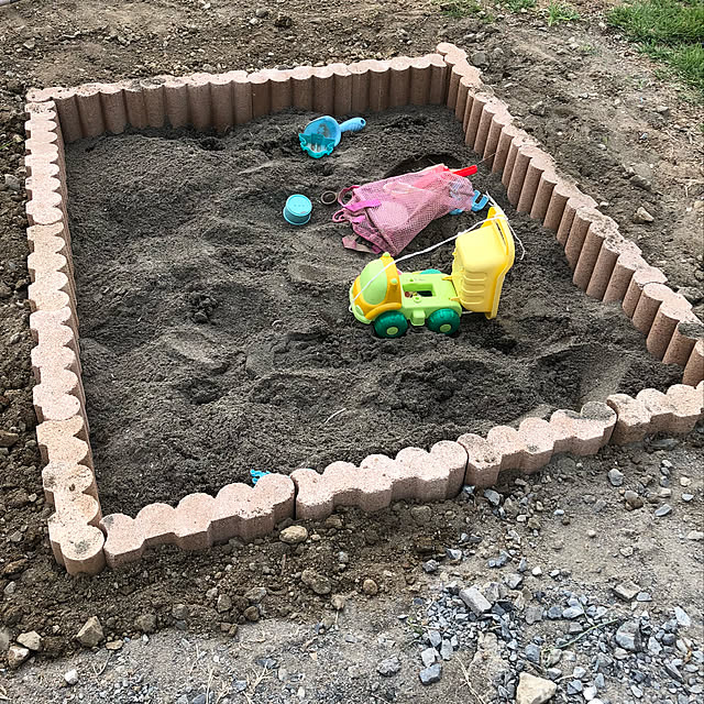 砂遊びで未来のアーティスト！子どもとの庭遊び – はらっぱギャング ≪ ギャング化計画室 ≫