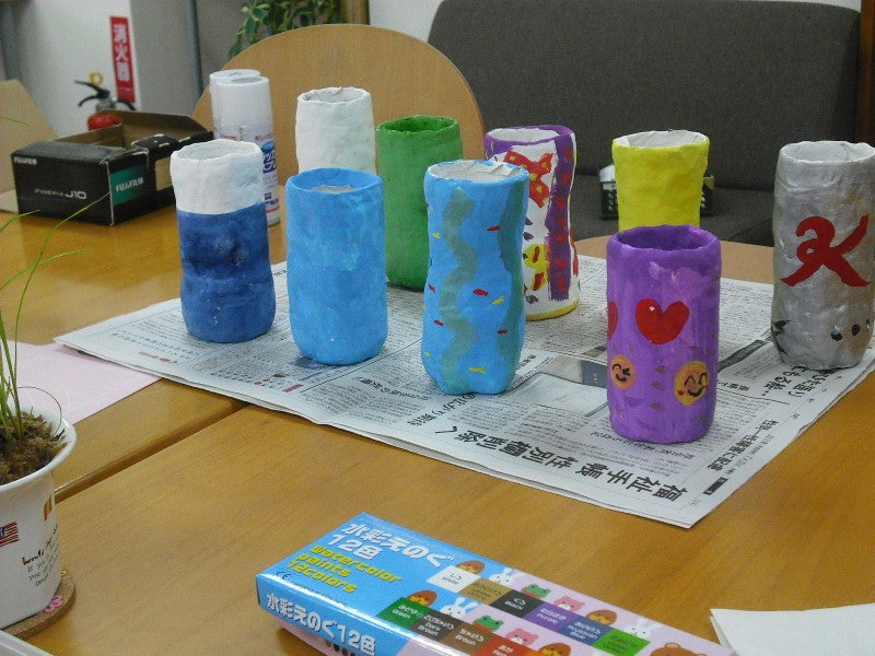 やっと入荷したー🙌 店主が待ちに待っていた 自分で作る花瓶🌸 紙粘土とセットで ¥600- 税込これは子供もしかり 大人が楽しくなっちゃうやつでしょ❣️ 色を塗るもよし ニスをぬるもよし 紙粘土オンリー仕上げもよし 自由自在花瓶フラワーベース福岡市花屋城南