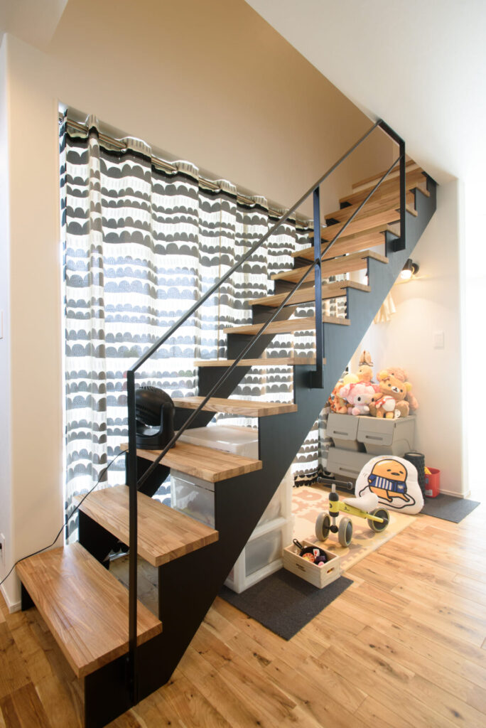 キッズスペース 階段下スペースのおしゃれなインテリアコーディネート・レイアウトの実例RoomClip ルームクリップ