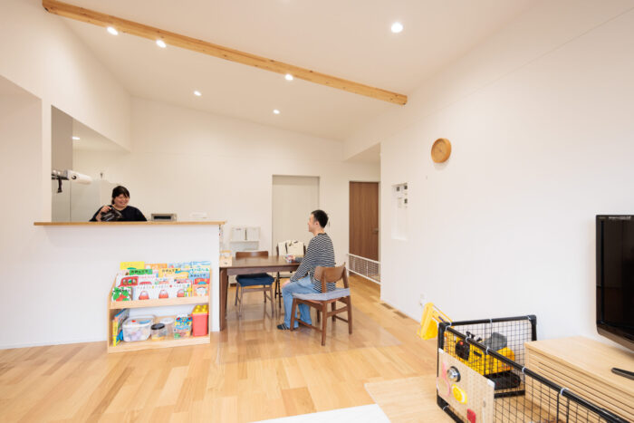 置き畳をサイズオーダーして寝返りを始めた赤ちゃんの遊び場を作る