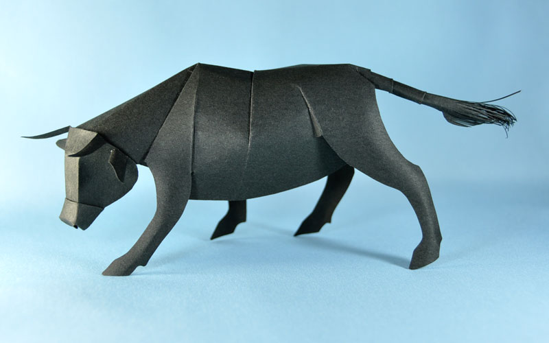 1枚紙からリアルな干支の牛 金沢の老舗紙店の店主考案石川県 ：朝日新聞