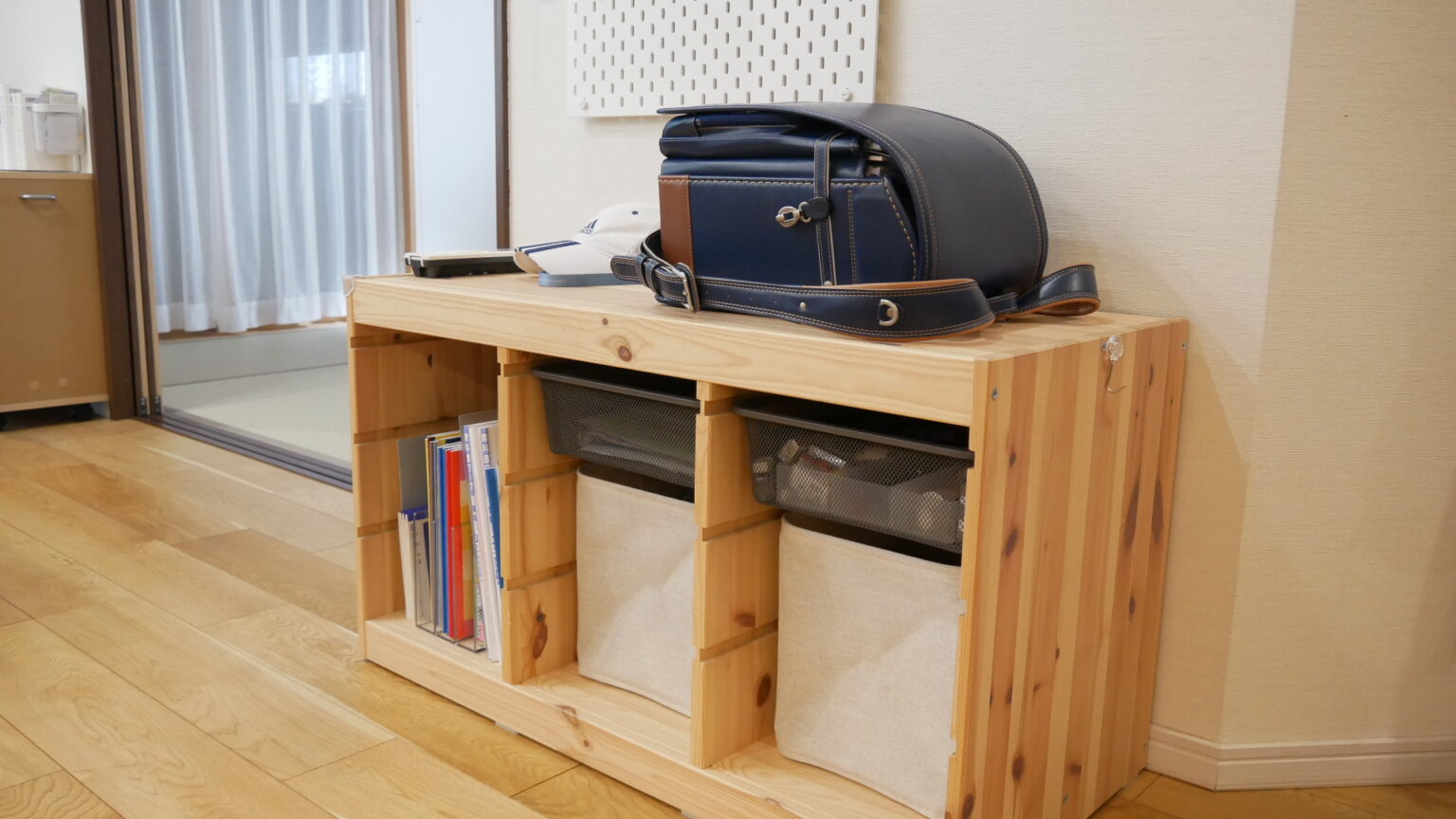 おしゃれなランドセル収納・ラック5選 – 家具通販店が選び方も解説 │ エア・リゾーム マガジン