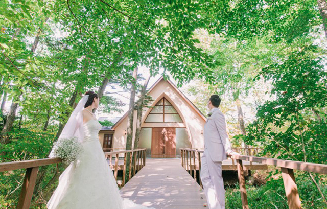 軽井沢の馬車演出ができる結婚式場特集
