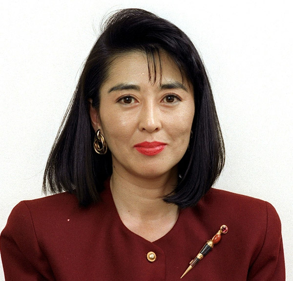 衝撃 田丸美寿々が当時の皇太子様と雅子様の結婚パレードで全国にパンチラを披露した実態に一同驚愕！女子アナ“タレント化”のパイオニアと言われるアナウンサーの警視庁との確執・不倫相手の正体に言葉を失う！- YouTube