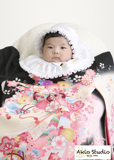 ママも着物姿で華やか！ぐっすりねんねで可愛い女の子のお宮参りの撮影OurPhoto アワーフォト