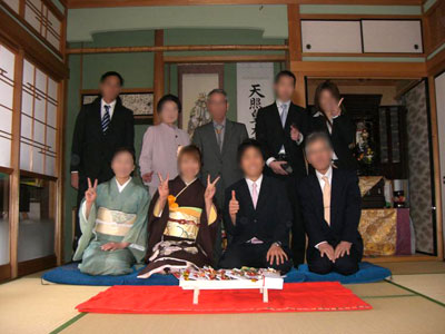 顔合わせ食事会にふさわしい服装を実例付きで紹介！ 男性・女性父母・兄弟姉妹結婚ラジオ結婚スタイルマガジン