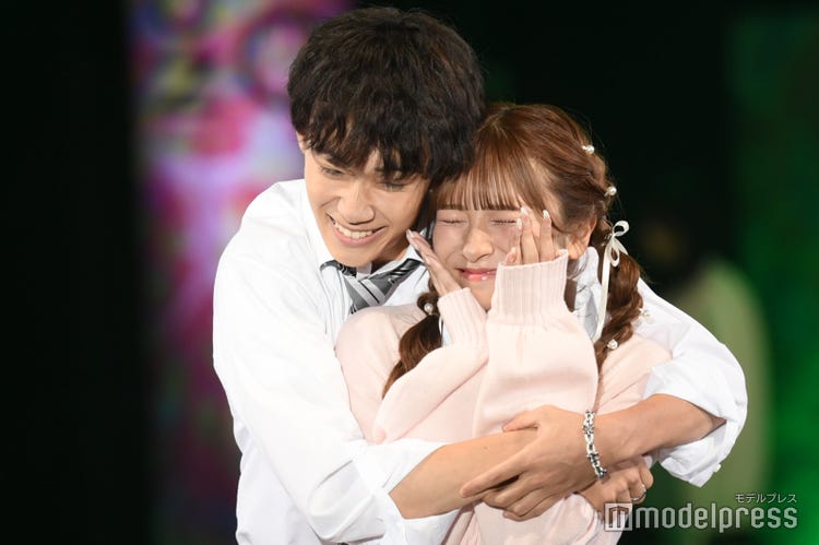 胸キュン爆発！とむがはるかにバックハグ、ラブラブカップル誕生 『恋ステ』 10恋愛ABEMA TIMESアベマタイムズ
