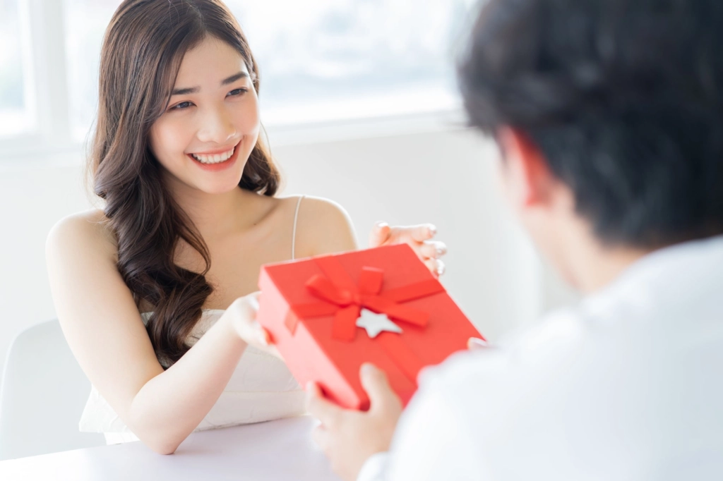 夫への結婚記念日プレゼント人気ランキングTOP5旦那が喜ぶ実用的でおしゃれなギフト26選をご紹介