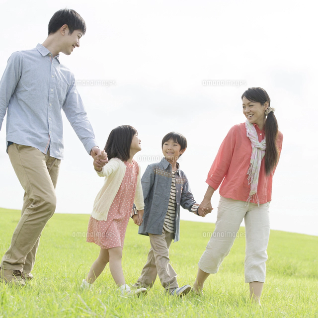 ボード「手を繋ぐ」に最高のアイデア 20 件手を繋ぐ, 手イラスト, 手をつなぐ イラスト