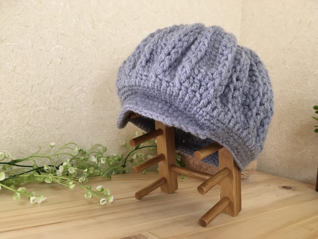 帽子の編み方を教えてください。１歳の子供用に帽子を編みたいと思っています。自分で脱いでポイッと投げてしまわないよう、顎の下でボタン止め-Yahoo!知恵袋