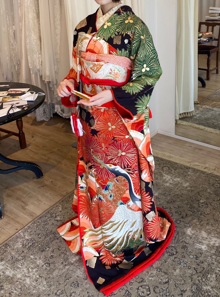 黒引き振袖と角隠しウェディングプランナーです