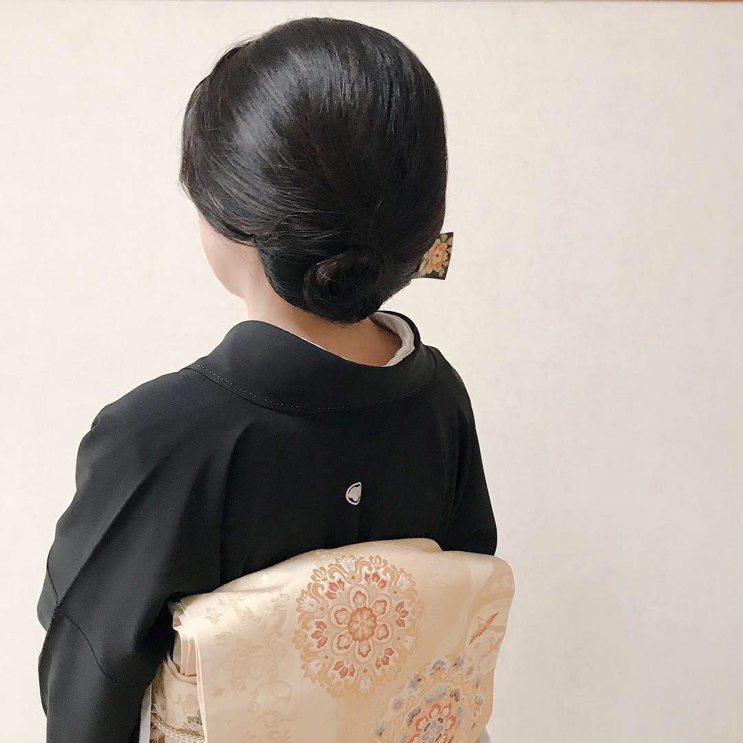 2025年版 着物に合う上品なヘアスタイル完全ガイド髪の長さ・年代・シーン別に徹底解説 着物レンタル 梨花和服