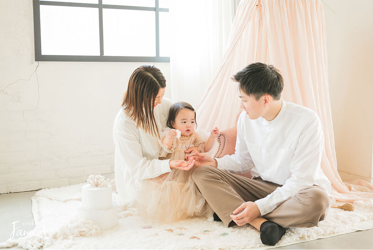 おしゃれな家族写真におすすめの服装&飾り方こども写真館プレシュスタジオ 七五三やお誕生日に