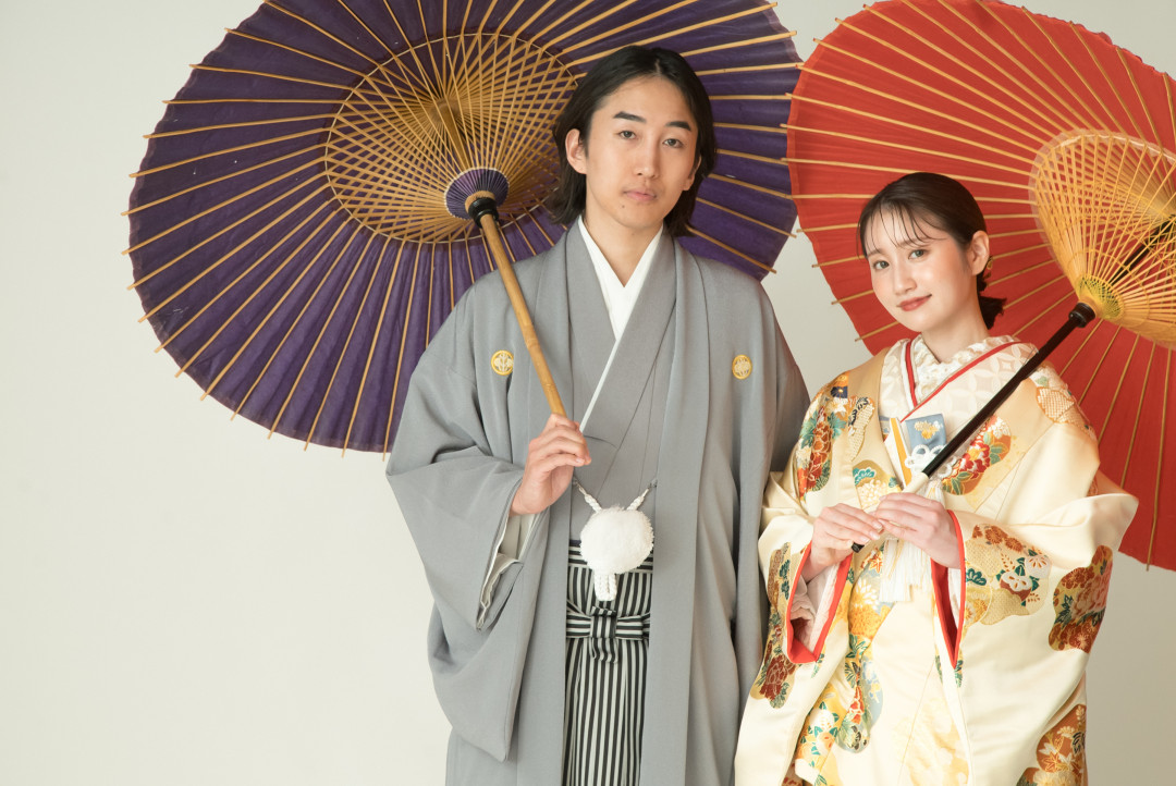 ウェディングフォト・前撮りで使える、おすすめの撮影小物30選らしさを表現できるアイテムをご紹介！Photorait