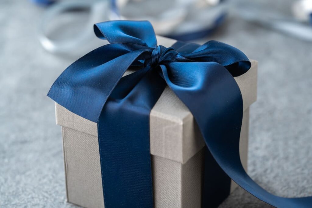 20代の彼氏が喜ぶ誕生日プレゼントランキング！付き合いたての予算相場も解説MOOD MARK IDEA ムードマークアイデア