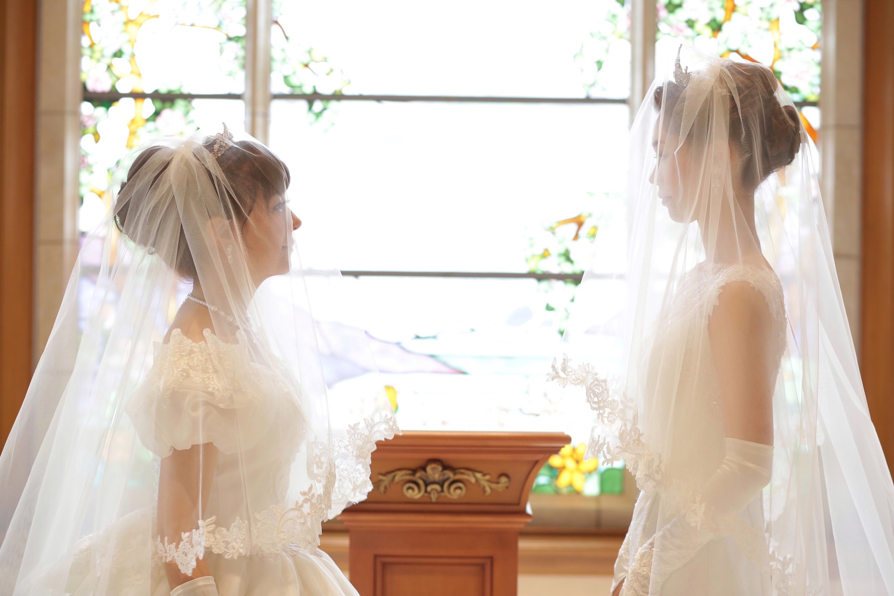 芸能人カップルが同性結婚式、一ノ瀬文香さんと杉森茜さん 都内 写真10枚 国際ニュース：AFPBB News