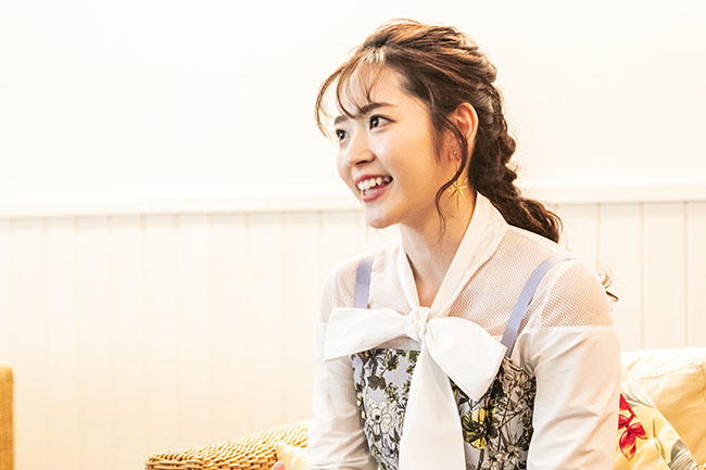 鈴木愛理「ここ数年の中でもめっちゃアイドル」なハーフツインテール＆スカート衣装を披露 - 芸能写真ニュース : 日刊スポーツ