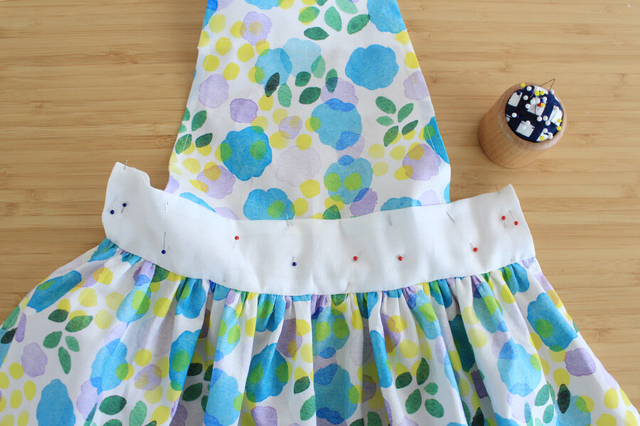 子ども用エプロンの作り方│親子で一緒に楽しく手作り！ - Chiik! チーク-乳幼児〜小学生までの知育・教育メディア