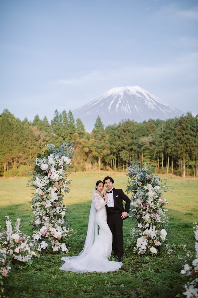 横長アレンジメントスタイル🍒 ウエディングのお花のご依頼・ご相談は DM・電話等で受け付けています。 下記をご相談時にお伝えください。➀お名前 電話番号 ➁結婚式or前撮り日等の日時 ➂ご相談内容 ご予算に合わせてご提案いたします☺️ 相談だけでも大歓迎です