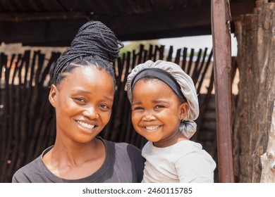 微笑し笑う豪華なアフリカ黒人の子供たちの肖像画 - 子供のストックフォトや画像を多数ご用意 - 子供, アフリカ, アフリカ民族 - iStock