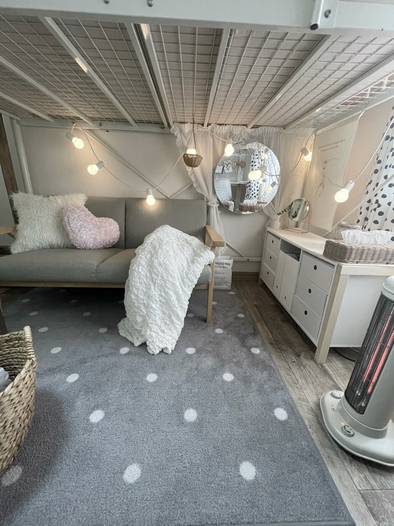 子供向け ロフトベッド 3点セットベッド・デスク・ワゴンシステムベッド 子供部屋 お子様 安心 ベッド 勉強机 小学校 一人部屋 入学ロータイプ ワンルーム ベッド下収納 キャスター付き 幅102×長さ203×高さ119cm 3段引き出し収納 通気性 幅広ガード入学祝い