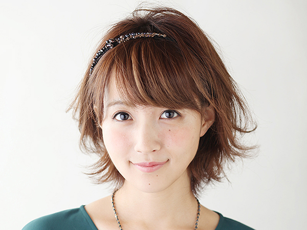 結婚式 お呼ばれ カチューシャ ショートTikTok