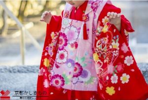 七五三詣り , 着物で七五三, いかがですか？, ３歳７歳の女の子は, ほんと可愛い😍, 着物の持つ華やかさ, 色使い, 今のこの可愛さ,たまりませんね〜, ５歳の男の子も, 赤ちゃんから男の子に, 凛々しく！, 七五三出張着付けヘアセット, 受付中です,出張着付け和歌山,七五三着物 七五三3歳七五三7歳女の子七五三７歳ヘア子どもの日本髪は最高に可愛かった