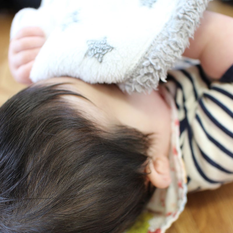 18,375 手を差し出す 子供 Stock Photos, High-Res Pictures, and Images - Getty Images