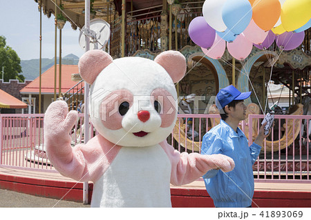 たくさんの風船を持ってうろうろする、遊園地の着ぐるみの気持ち :: デイリーポータルZ