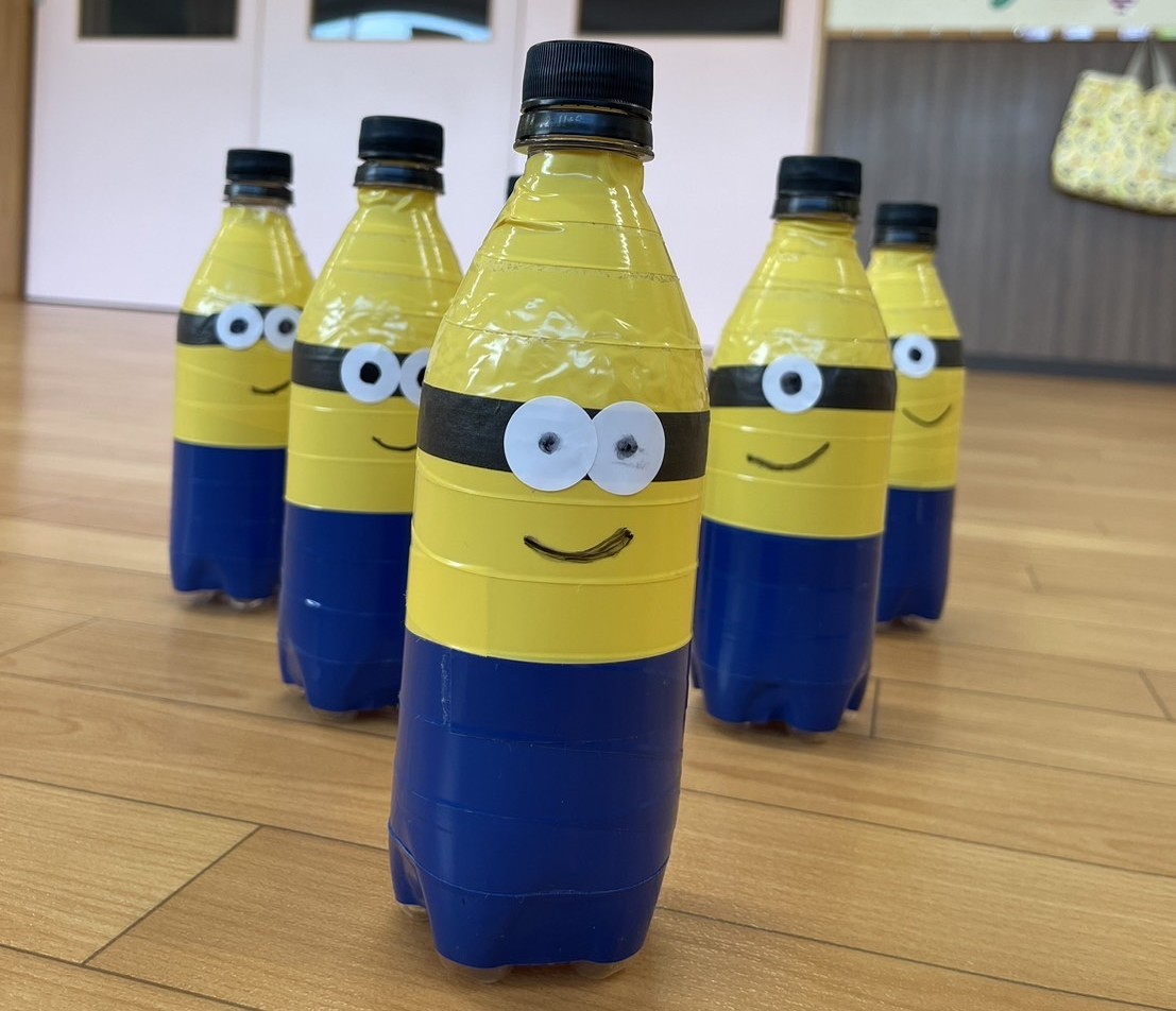 ペットボトルがカラフルに変身！ミニボウリング★ WOWTIME