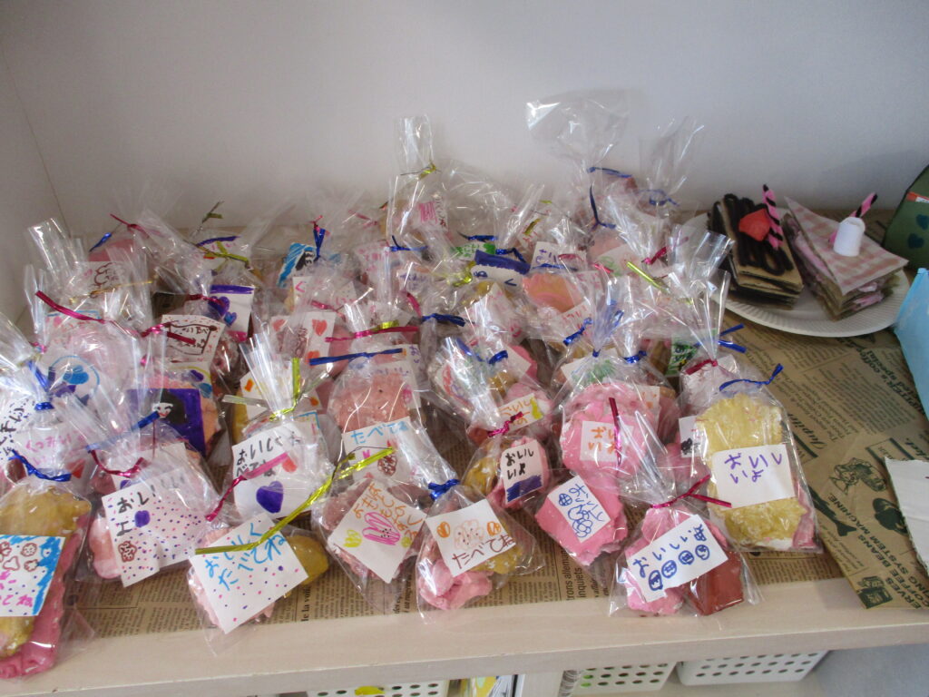 お菓子屋さんごっこキッズハウスのぞみ児童発達支援・放課後等デイサービス