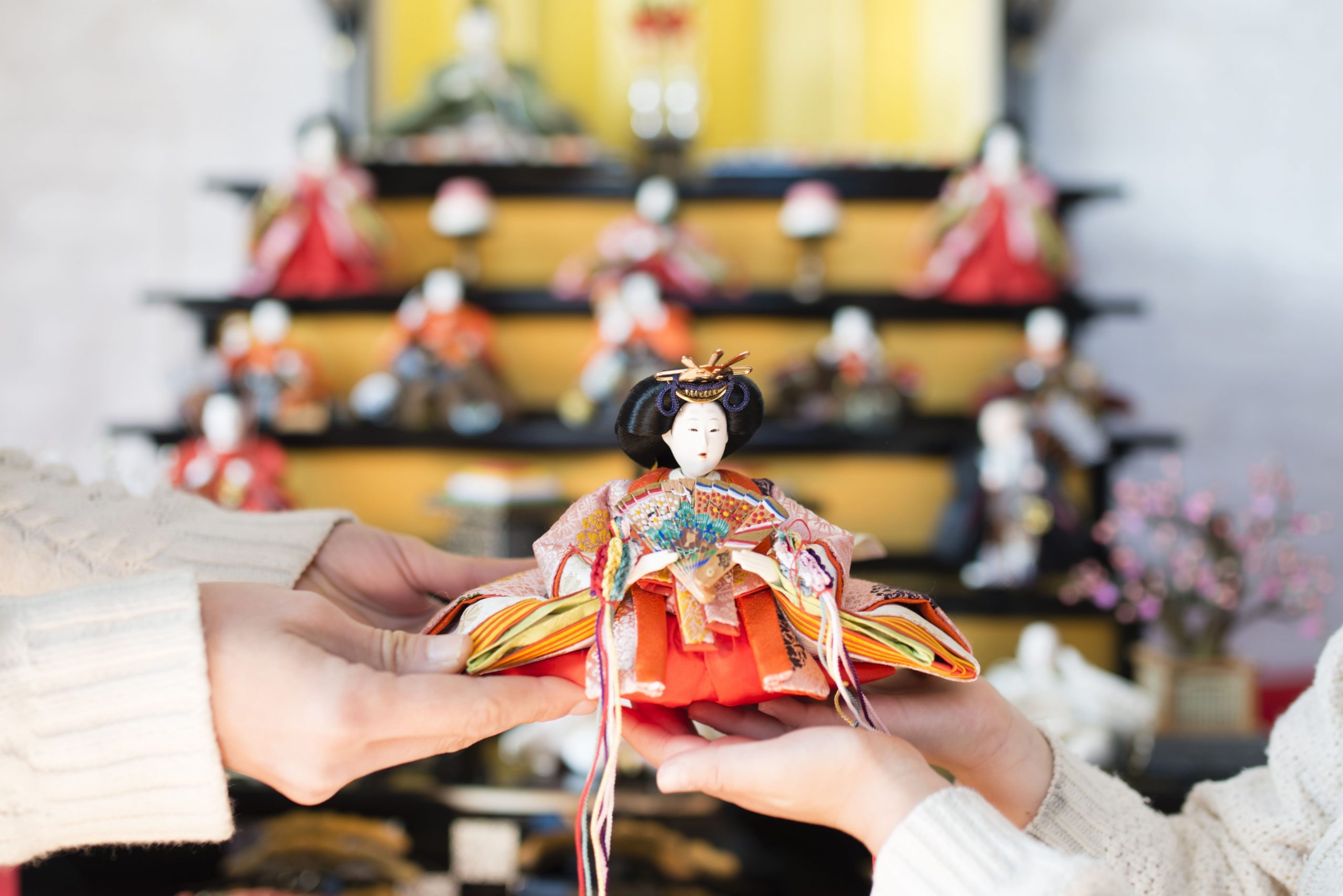 もうすぐひな祭り！女の子がいる家庭へ「初節句」に関する実態調査を実施。初節句をお祝いする家庭は約9割！費用の最高額は129万円。イマドキのひな人形事情が明らかに！段飾りよりもコンパクトタイプが主流！株式会社ベビーカレンダーのプレスリリース