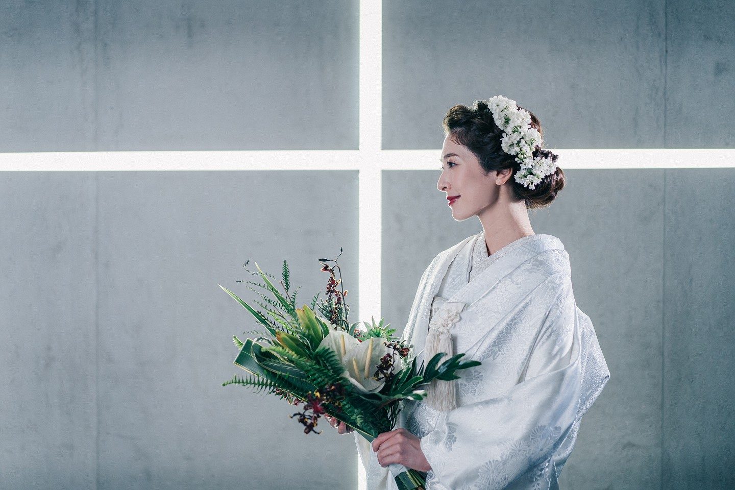 真っ赤な１輪のお花が大人可愛い♡徳島のフォトウェディング・前撮りならCANAEL