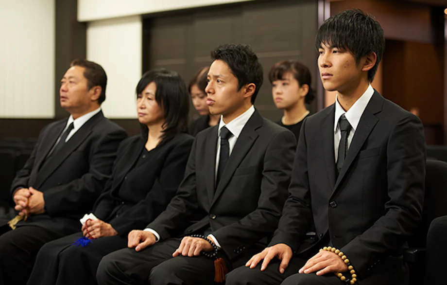 弔事での「平服」は普段着ではない？「平服でお越しください」と指定されたらどうする