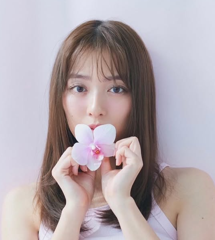 気になったらまっしぐら」。漫画もファッションも「好き」を自由に楽しむ内田理央の偏愛遍歴 メルカリマガジン - 好きなものと生きていく