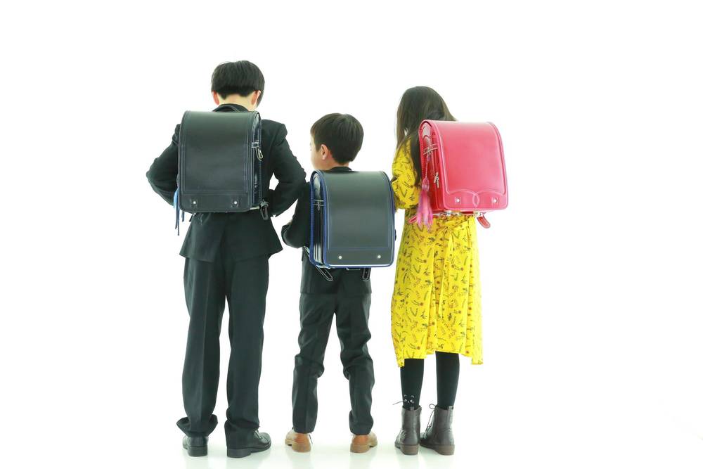 ランドセル撮影②𓂃🎒🌸, 三兄弟で撮ってもらったり, 家族で撮ってもらったり, @sherie_photograph さん,ありがとうございました🤍, 長男のランドセルは萬勇鞄🎒, ., ., ., ., .,ランドセル撮影 ランドセル撮影会 入学式コーデ 入学式コーデ男の子 入学式ママコーデ 入園式ママコーデ 入園式コーデ オケージョンコーデ セレモニーコーデ 桜フォト ハレノヒ