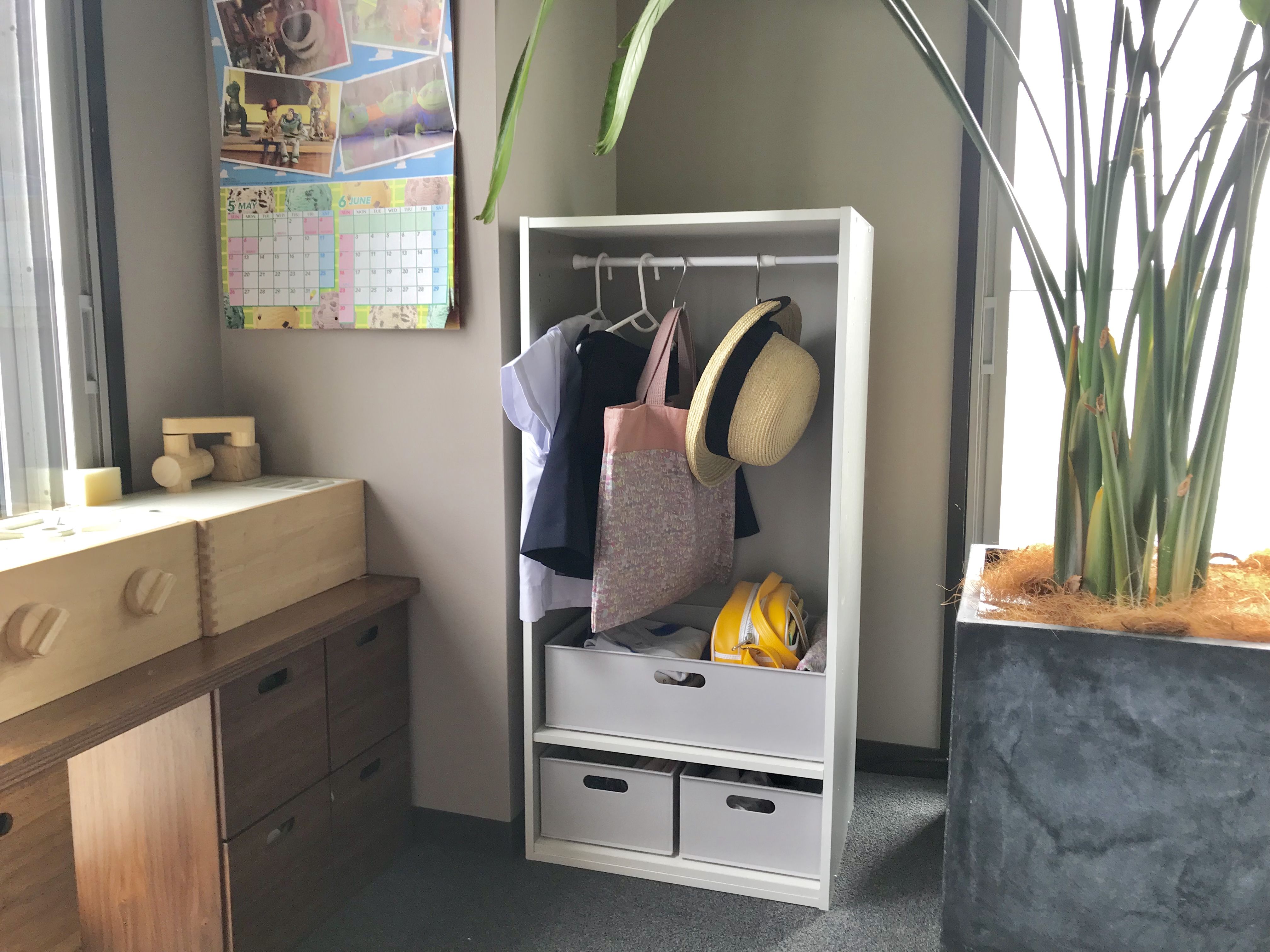 娘のお支度コーナーは、リビングです。HSC 小1 の育て方と暮らし