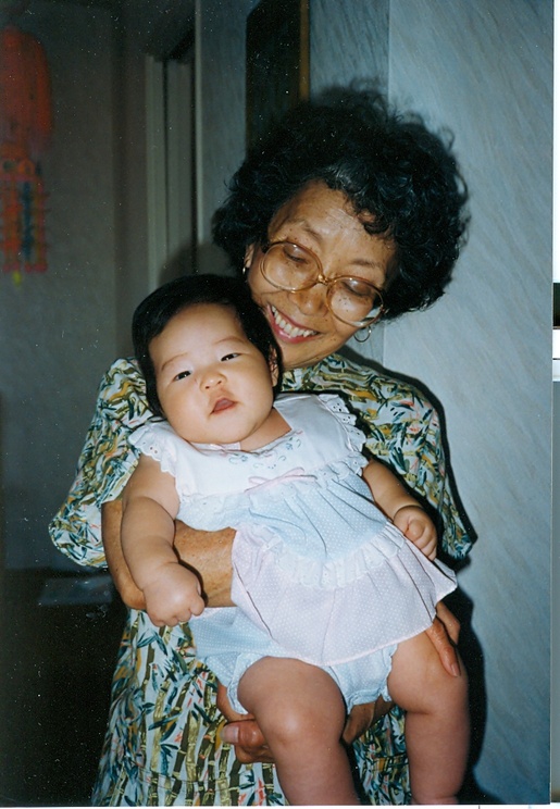 かわいいおばあちゃんの写真・画像素材 - Snapmart スナップマート