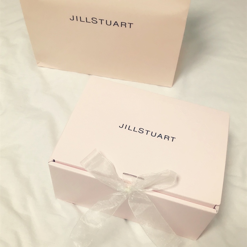 結婚式の受付 を頼んだ人へのお礼の方法。現金？それともプレゼント？詳しく解説！プロフィールムービーで結婚式を演出ならシネマチック