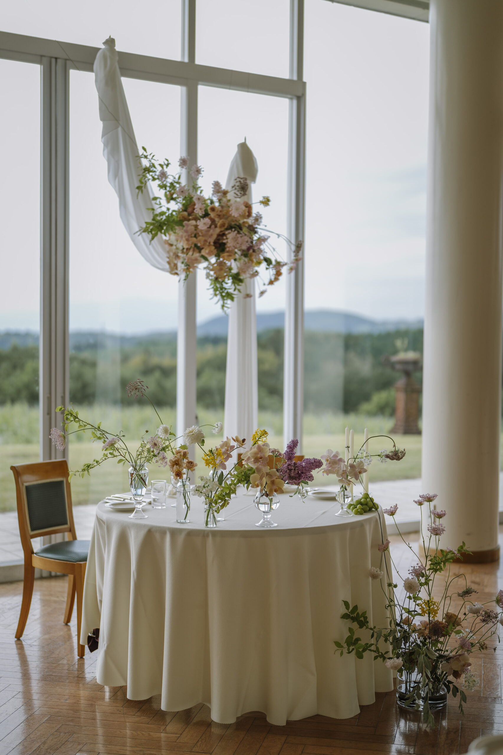 ウェディング装飾品レンタルサービスの UNLIMITED PLAN 借り放題＆プロデュース含む をご利用頂いた花嫁さまから当日の素敵なお写真いただきました。 本当に素敵で思わず、リールに🤭💓 しかもこのお写真以外にも2次会の装飾もお任せいただきました👍✨そんなUNLIMITED