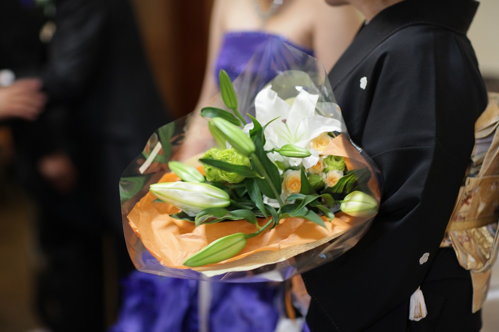 ご両親用ブーケ風花束オレンジフラワーショップ 花次郎 ウェディングブーケ