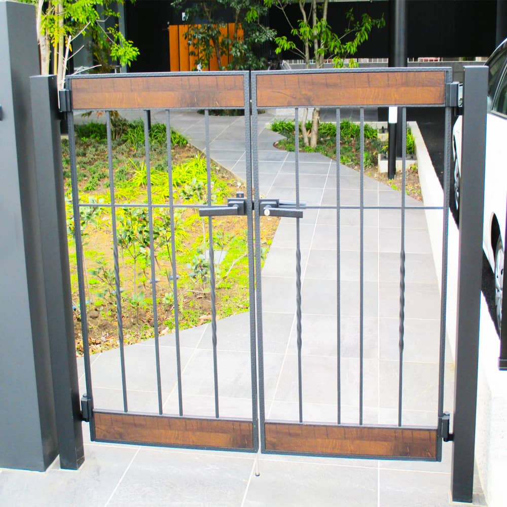 玄関親子ドアのメリット：リフォームの際に考慮すべきポイントスタッフブログ窓一番創業60年。地元埼玉で安心と実績の窓・玄関リフォーム専門店