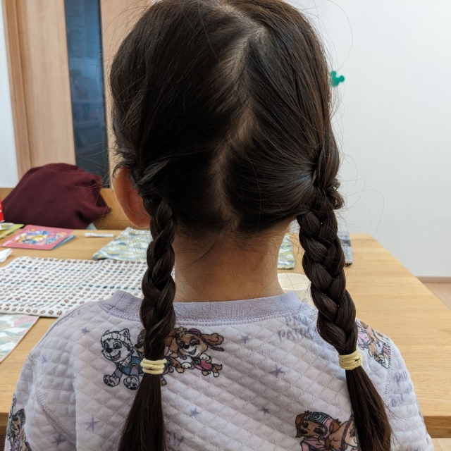 子供のヘアアレンジにぴったり♪アクティブでゴージャスな三つ編み×くるりんぱアレンジ☆ヘアレシピ 頭美人