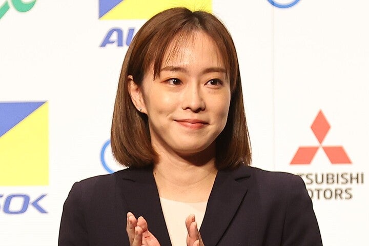 石川佳純さん、金3個の体操選手と「爽やかスマイル」2ショット ファン「結婚発表かと」「北川景子さんにも似てるし綺麗」